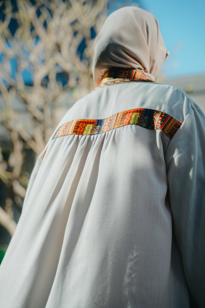 Macchiato Beige Structured Linen Abaya with Crop-Top Illusion & Broad Lace